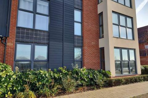 2 bed property, in PETERS VILLAGE, £290,000