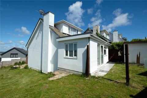 2 bed property, in Gurnick Road, £270,000