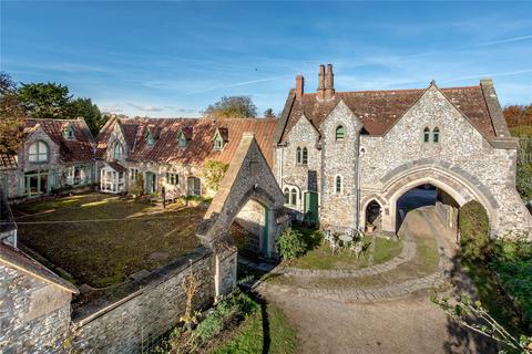 9 bed property, in Church Road, £800,000