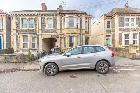 6 bed property, in North Road, £770,000