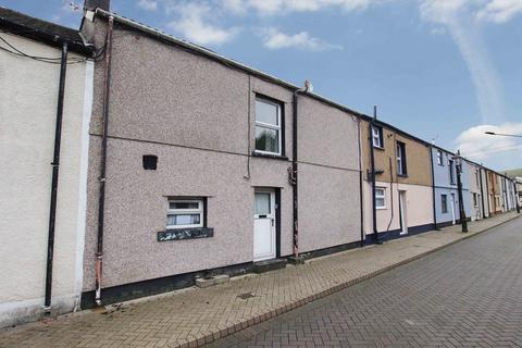 2 bed property, in Glandwr Terrace, £75,000
