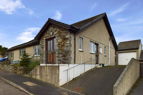 2 bed property, in Trefleur Close, £250,000