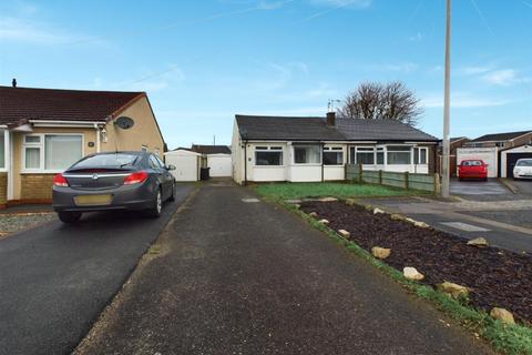 2 bed property, in Selside Drive, £165,000