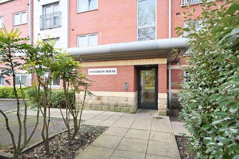 2 bed property, in Mercer Street, £88,000