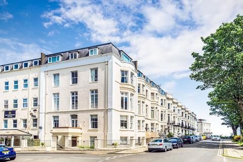 2 bed property, in Albion Road, £100,000
