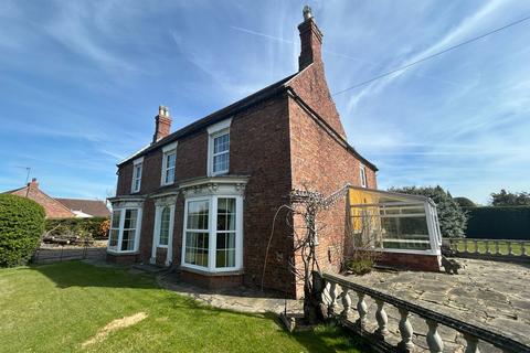 4 bed property, in South Grange, £270,000