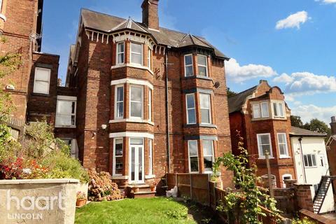 5 bed property, in Spring Hill, £600,000
