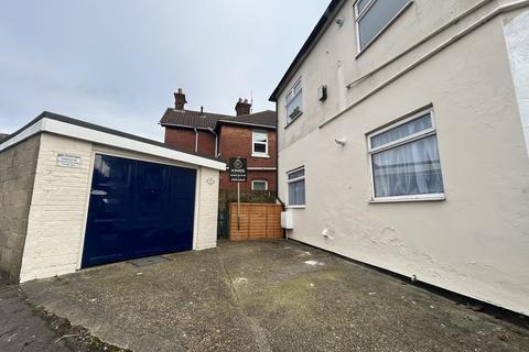 3 bed property, in Priory Road, £220,000