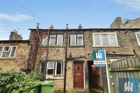 1 bed property, in Blackmoorfoot Road, £80,000