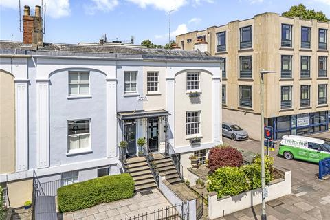 6 bed property, in Bath Road, £750,000