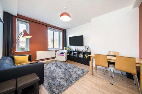 2 bed property, in West Lane, £375,000