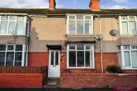 2 bed property, in 72 Victoria Road, £90,000