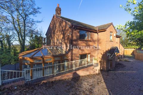 4 bed property, in Daggers Lane, £475,000