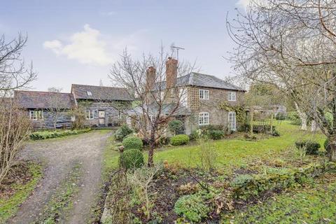 5 bed property, in Kimbolton, £700,000