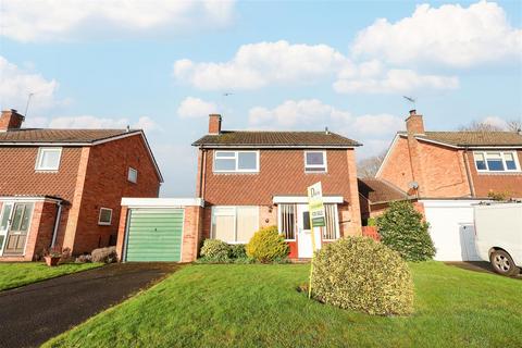 4 bed property, in Mallorie Close, £390,000