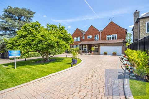 5 bed property, in Forest Lane, £2,500,000