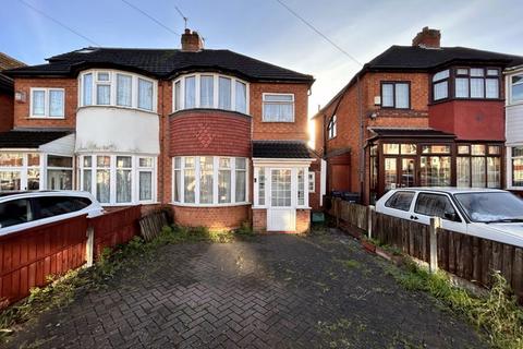 3 bed property, in Sandringham Road, £200,000