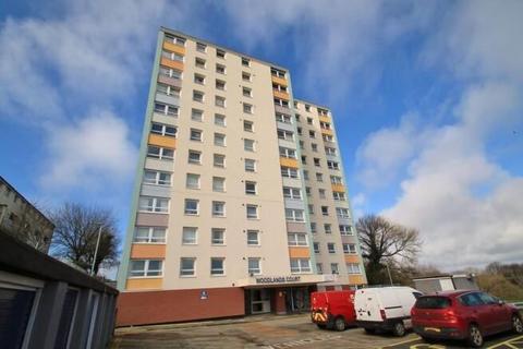2 bed property, in Cheriton Close, £60,000