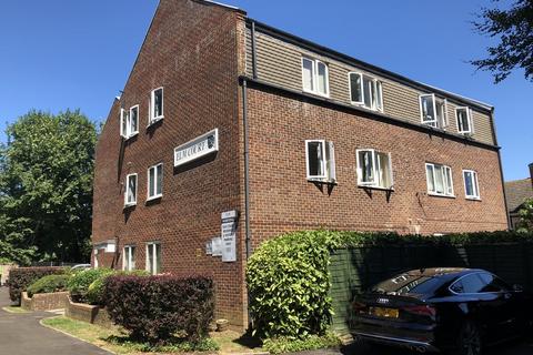1 bed property, in Dyke Road, £140,000