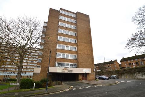 2 bed property, in Leda Road, £220,000