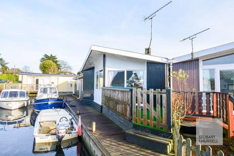 2 bed property, in Langtons View, £160,000