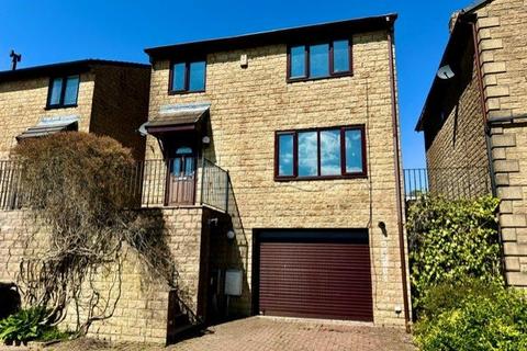 4 bed property, in Lower House Green, £275,000