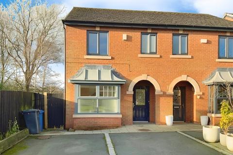 3 bed property, in Chadwicks Close, £240,000