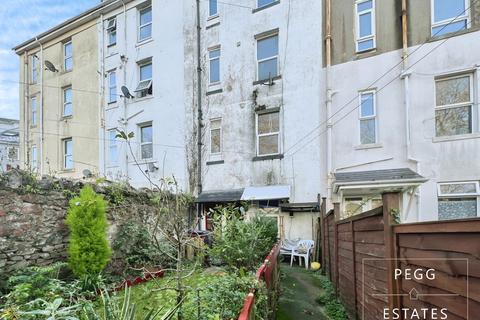 1 bed property, in Magdalene Road, £70,000
