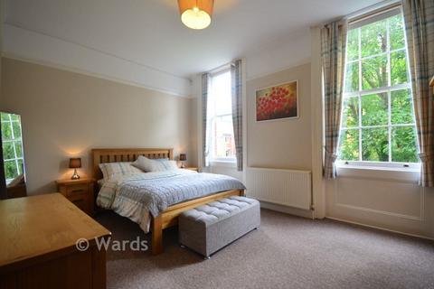 2 bed property, in New Dover Road, £260,000