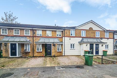 1 bed property, in Canning Town, £260,000