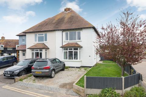 2 bed property, in Eddington Lane, £300,000