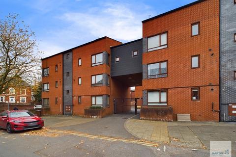 1 bed property, in Century Court, £86,000
