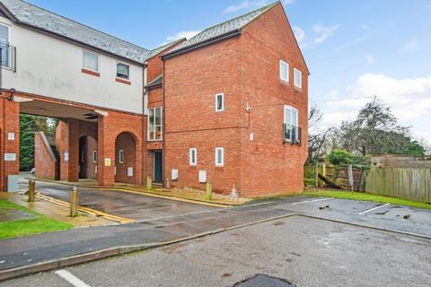 1 bed property, in Westholm Court, £169,995