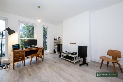4 bed property, in Brondesbury Villas, £1,750,000
