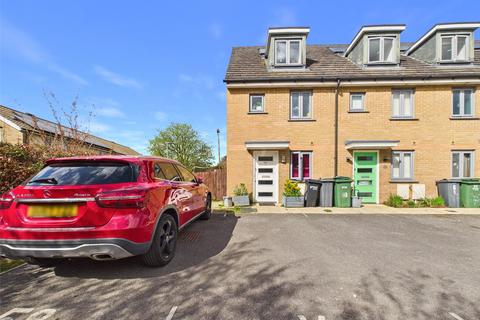 2 bed property, in Graces Field, £274,000