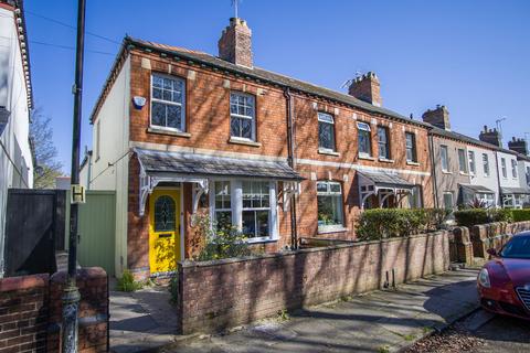 2 bed property, in Sully Terrace, £599,950