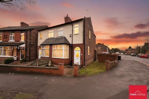 3 bed property, in Astley Road, £200,000