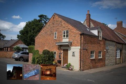 2 bed property, in Sheep Street, £325,000