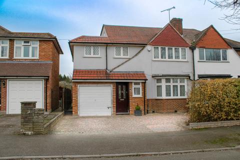 5 bed property, in Mayfair Avenue, £950,000