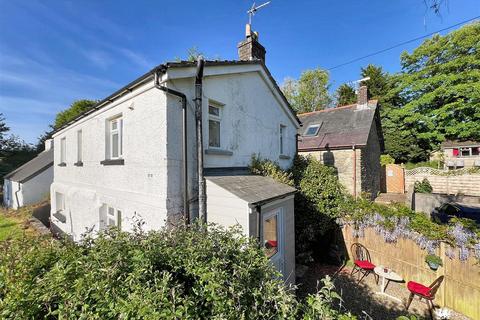 3 bed property, in Eglwyswrw, £230,000