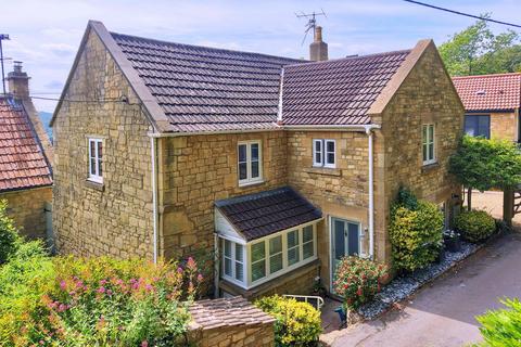3 bed property, in Murhill, £875,000