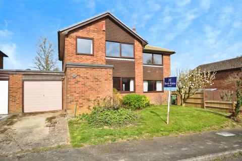 4 bed property, in The Hawthornes, £425,000