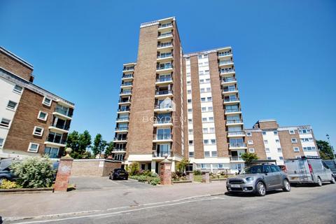 3 bed property, in The Esplanade, £290,000