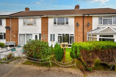 2 bed property, in Moor View, £120,000