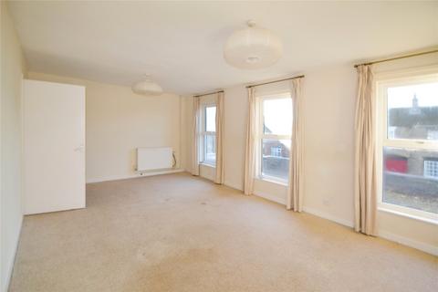 3 bed property, in High Street, £250,000