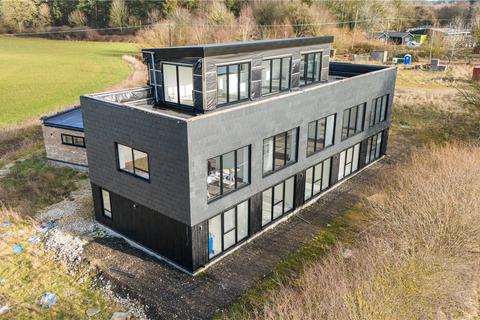 5 bed property, in Willingham Road, £1,050,000