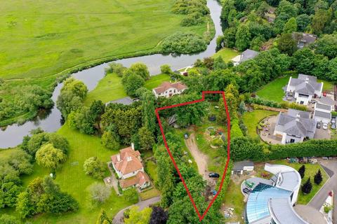 5 bed property, in Windmill Lane, £1,250,000