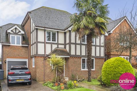 4 bed property, in LINFIELD CLOSE, £1,300,000