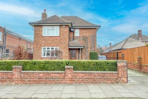 3 bed property, in Westward Ho, £230,000