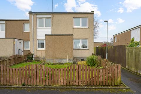 2 bed property, in Sylvan Way, £72,000